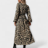 Vestido estiloso com estampa de onça