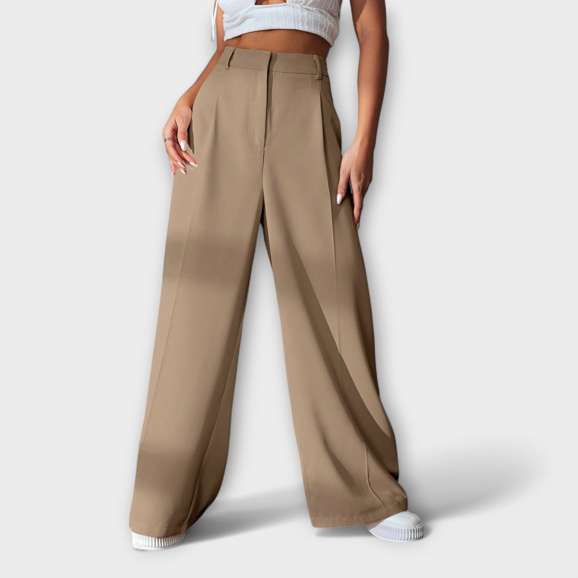 Calça feminina ampla com cintura alta