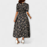 Vestido com decote redondo e estampa floral