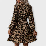 Vestido estiloso com estampa de onça