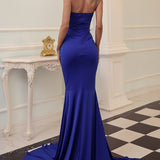 Vestido Longo Preto com Decote Coração
