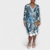 Vestido com decote em V e estampa retrô