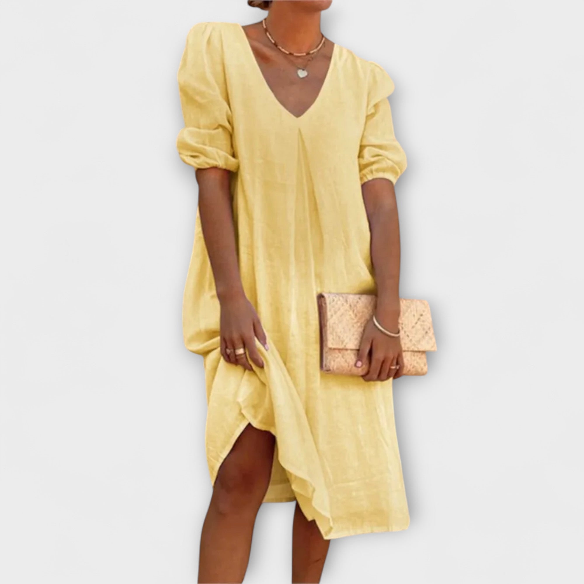 Vestido de verão elegante com detalhes de crochê