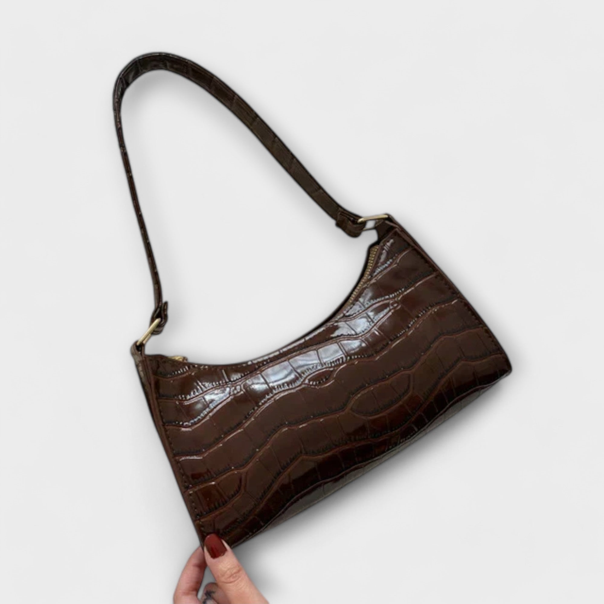 Eline. Bolsa de Couro Brilhante