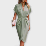 Serena - Vestido Midi Preto Envelope