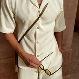 Conjunto de Veludo Cotelê com Camisa e Bermuda
