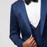 Fato Masculino em Jacquard Azul Escuro com Lapela de Pico em 3 Peças
