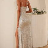 Vestido com Lantejoulas Prateadas e Fenda