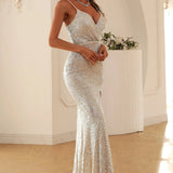 Vestido com Lantejoulas Prateadas e Fenda