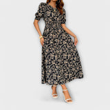 Vestido com decote redondo e estampa floral
