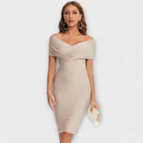 Vestido elegante com decote em V