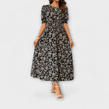 Vestido com decote redondo e estampa floral