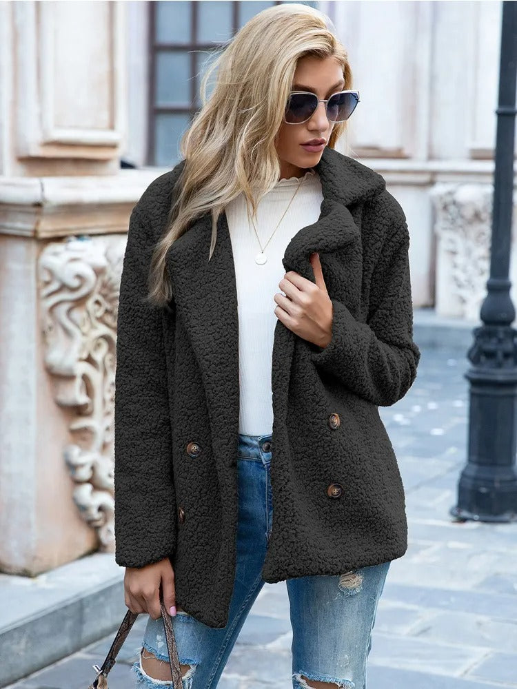 Casaco Teddy Chic – Conforto irresistível com elegância urbana